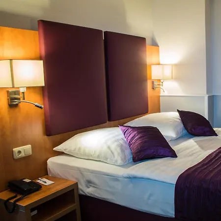 Pension Blauenstrasse Frankfurt 3*